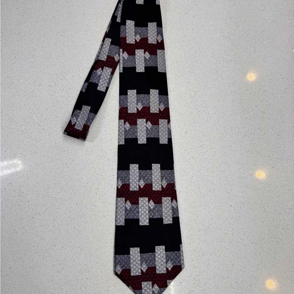 Alexander Lloyd Geometric Black and Gray Tie XLong All silk